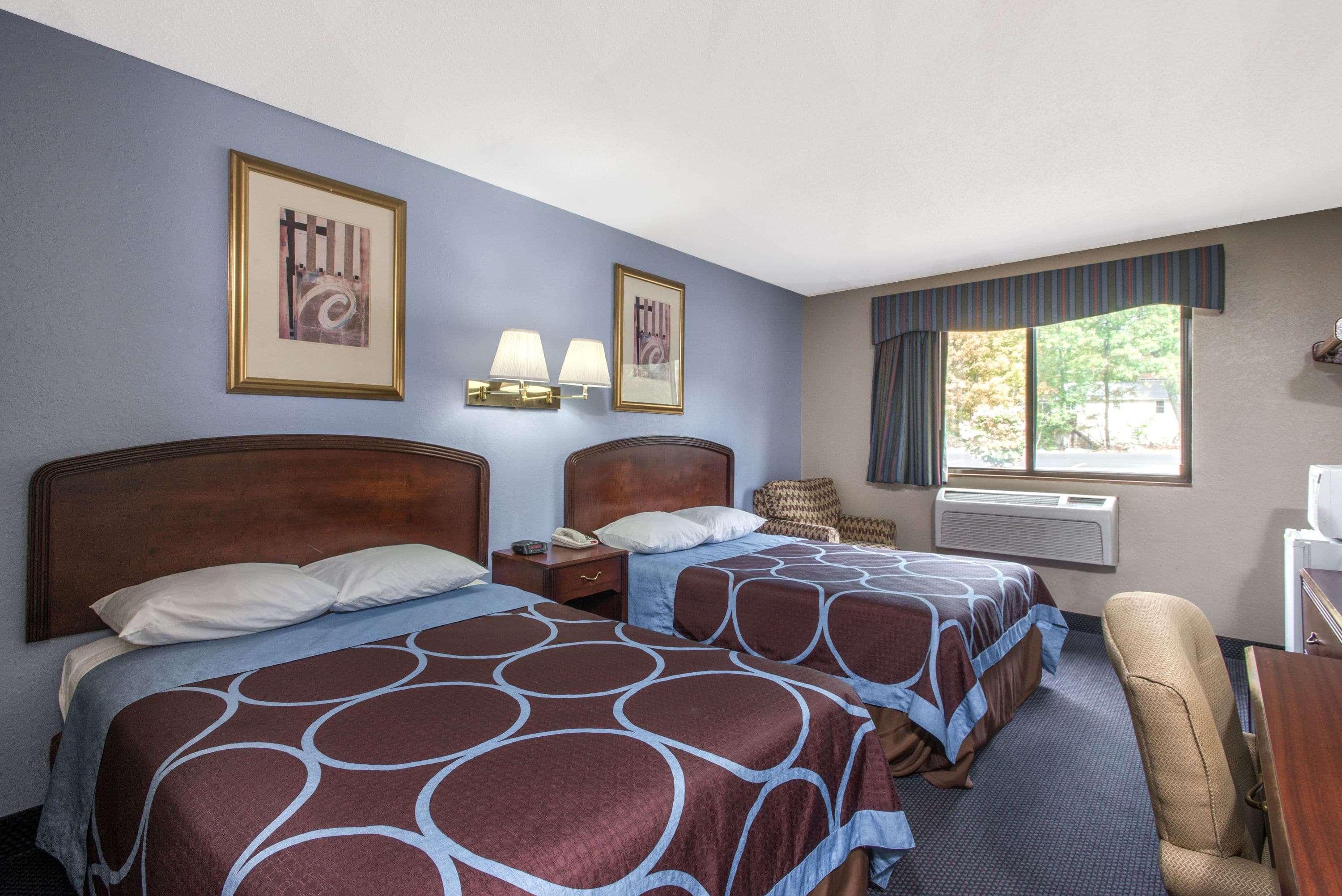 Super 8 By Wyndham Gardner Hotel Bagian luar foto